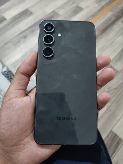 Samsung Mobile S24 fE