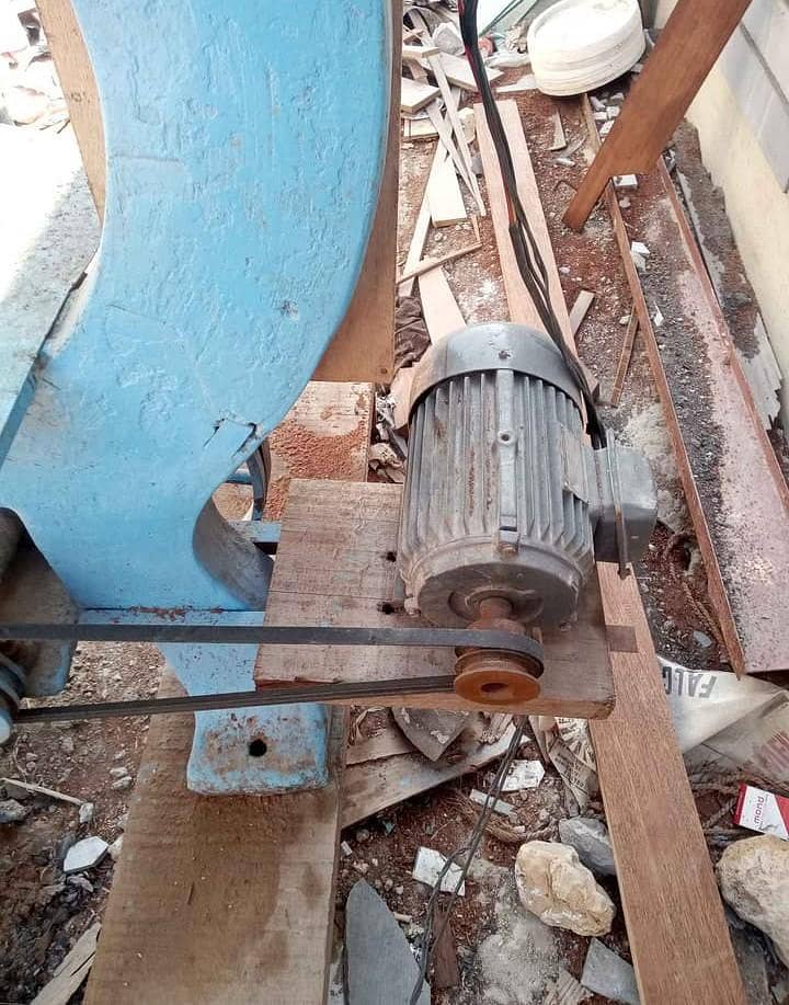 2 ft cutting ara machine 3
