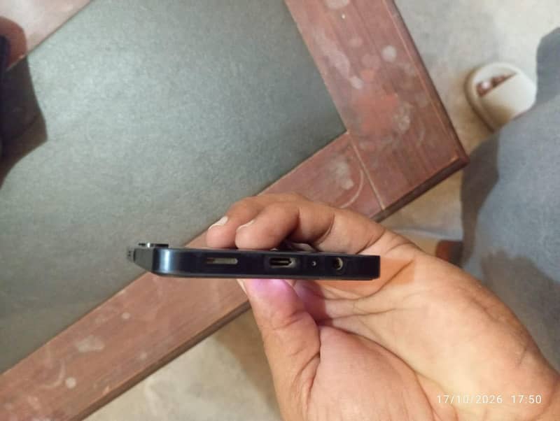 Samsung Mobile A06 7