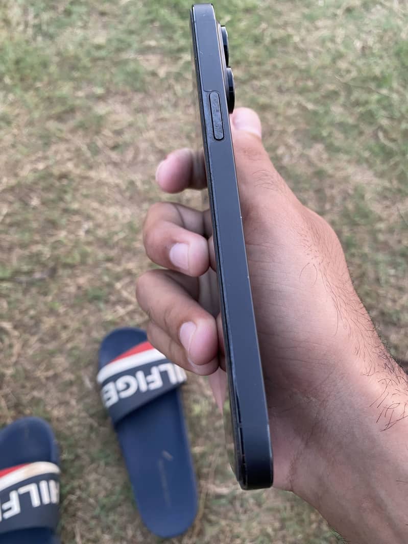 Apple iPhone 14 Pro Max 4