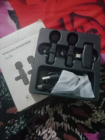 2 microphone sets