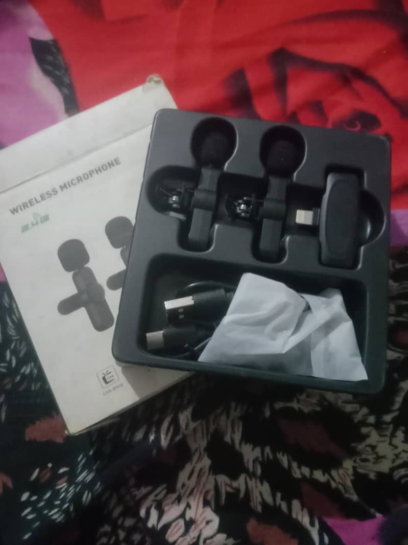2 microphone sets 0