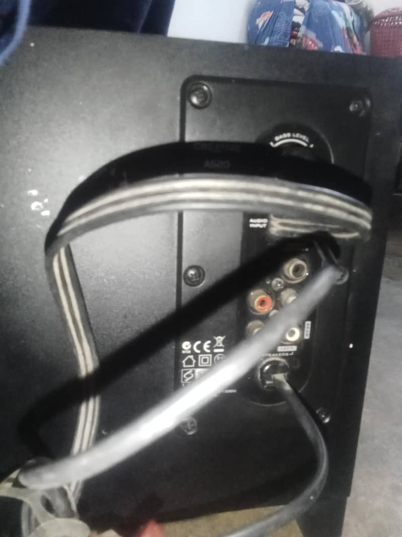 creative subwoofer 1
