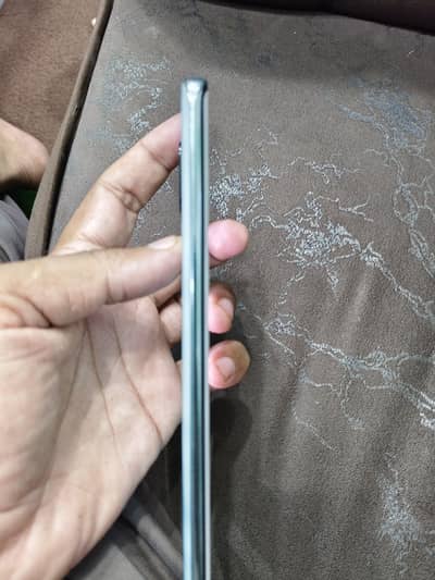 Vivo V30