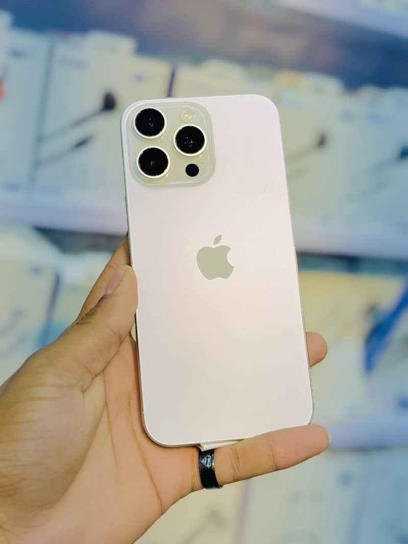 Apple iPhone 16 Pro Max 2