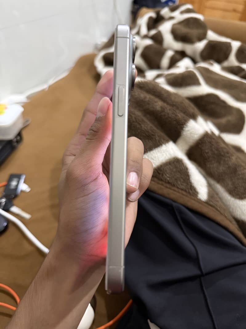 Apple iPhone 15 Pro Max 1