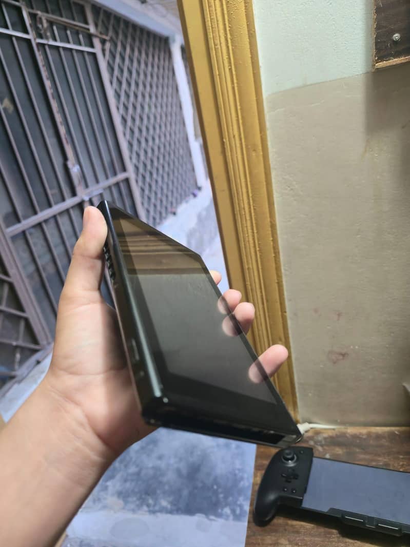 Nintendo switch V2 3