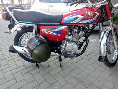 HonDa 125 Armyoffcr Own 2022 mdel, Red.  Army Officer Own.  Punjab Reg#.