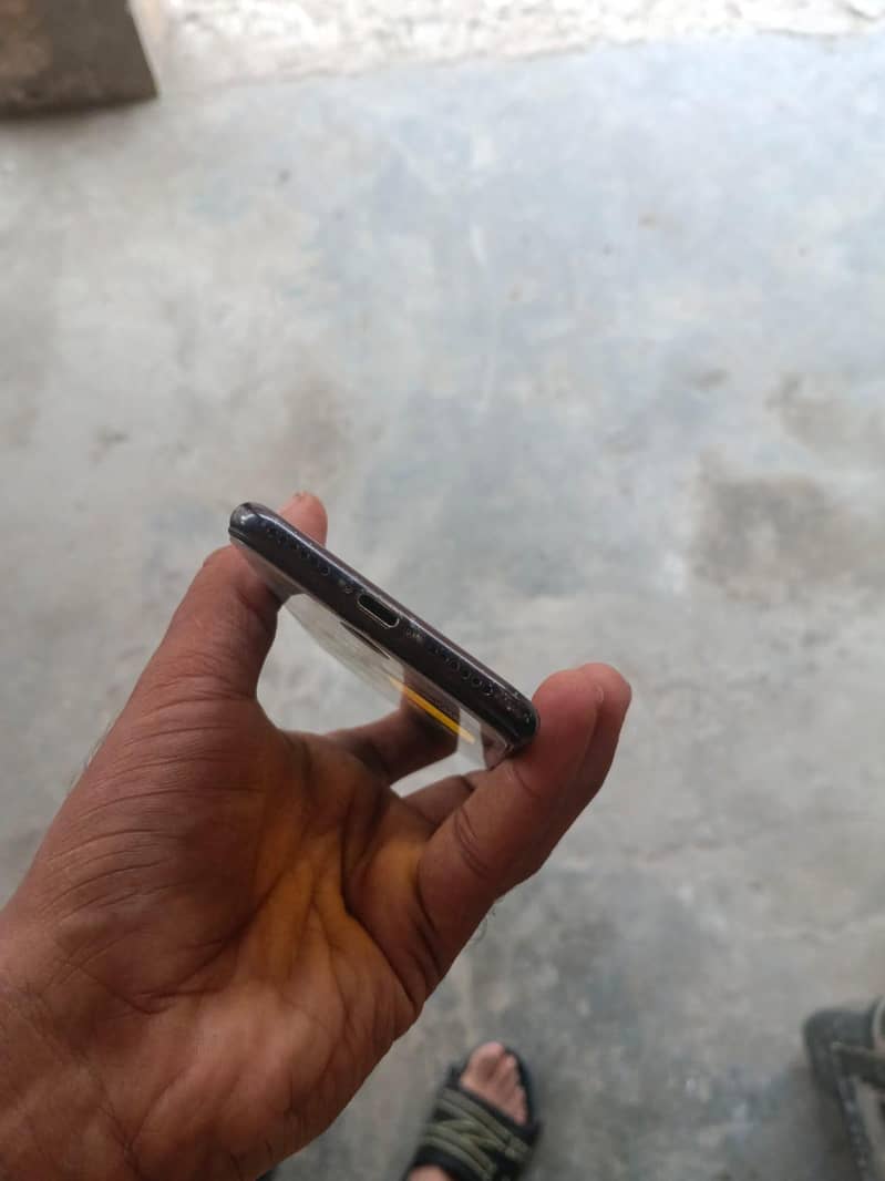 Apple iPhone 8 Plus 3