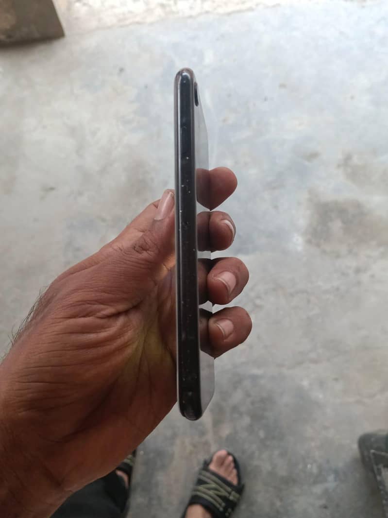 Apple iPhone 8 Plus 4