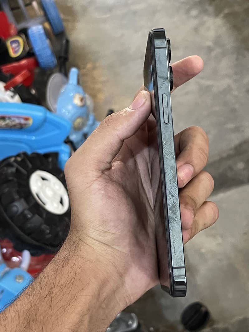 Apple iPhone 12 Pro Max 4