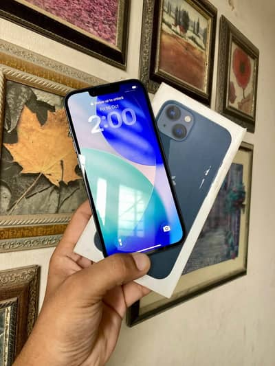 Apple iPhone 13