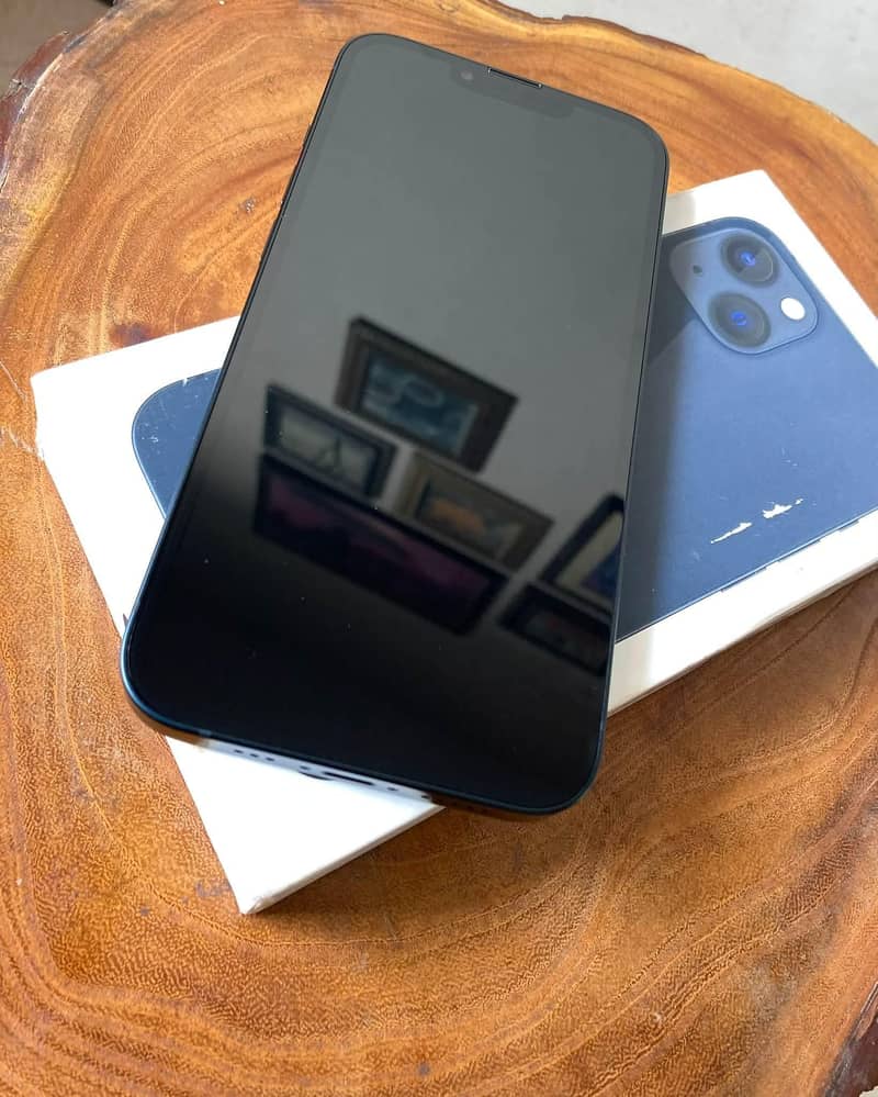 Apple iPhone 13 10