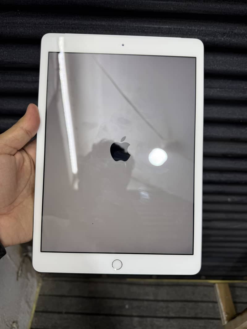Ipad 7 Generation Sim variant 0