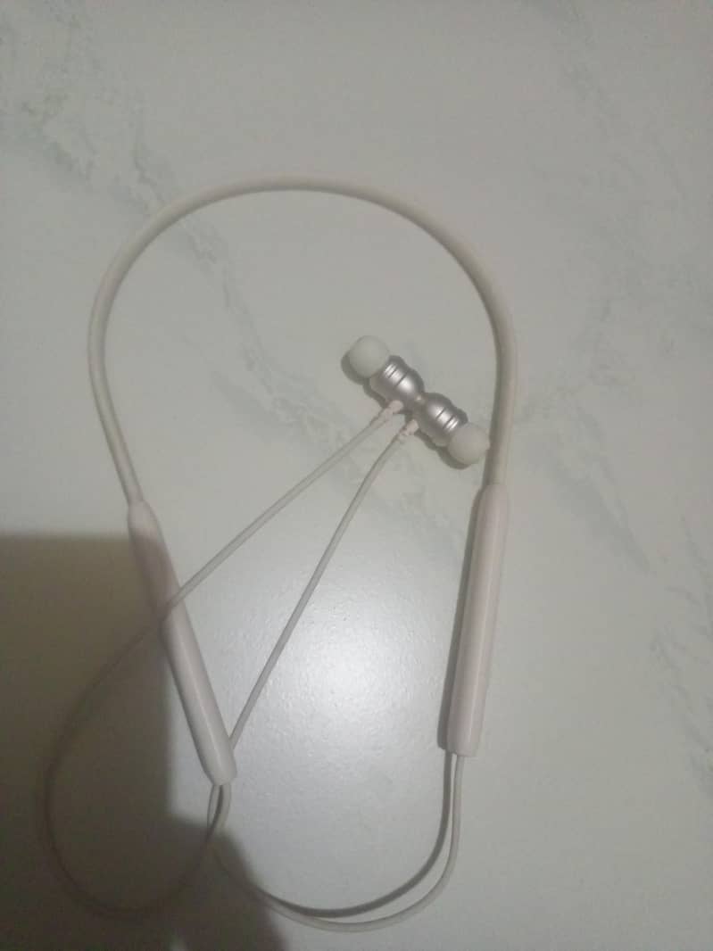 Adionic wireless neckband 0