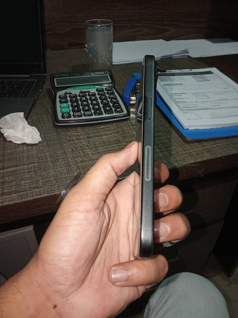 Apple iPhone 15 5