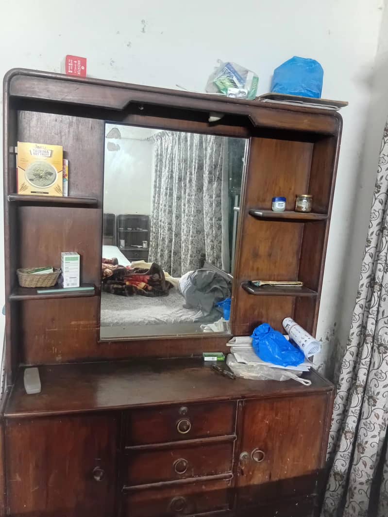 Dressing table 0