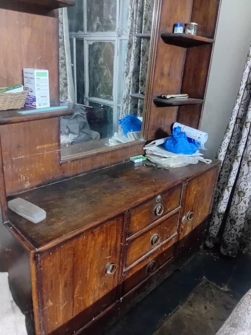 Dressing table 3