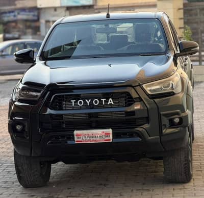 Toyota Hilux Revo GRS 2026