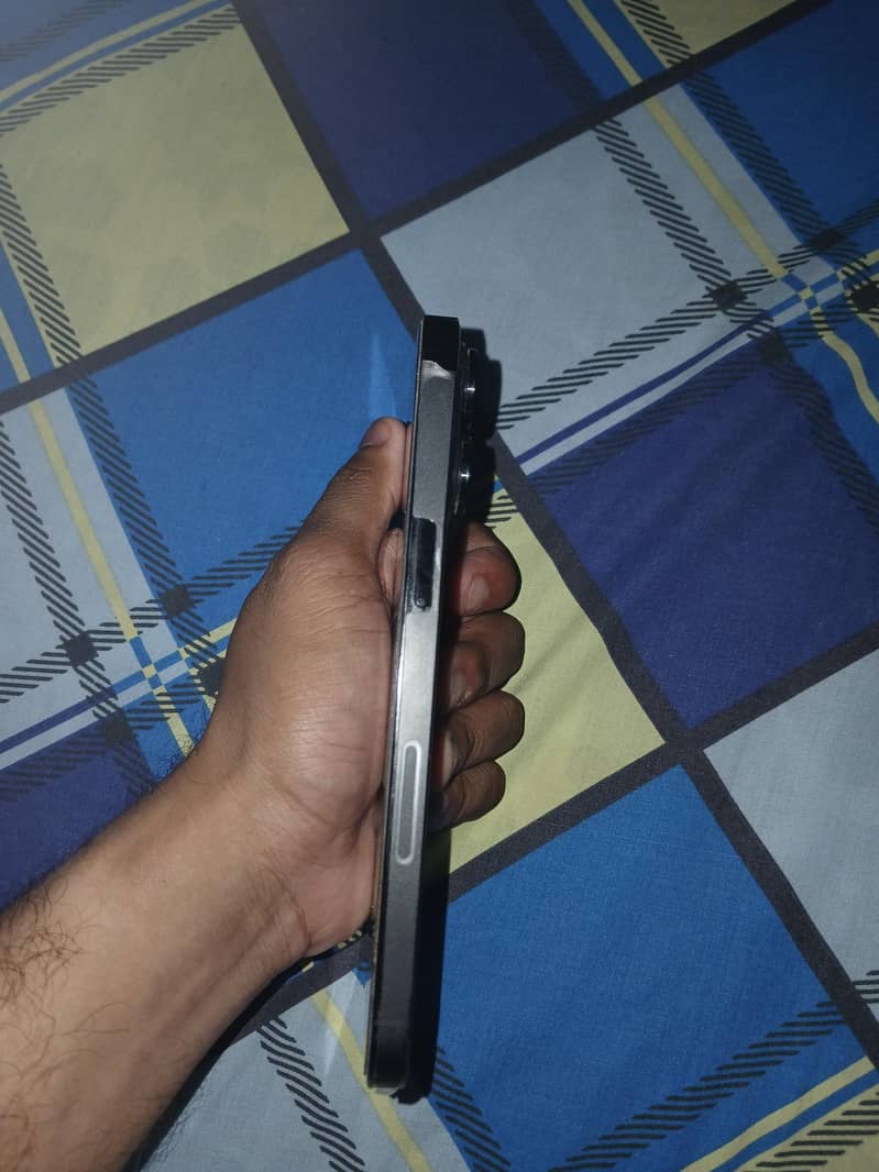 Apple iPhone 14 Pro Max 4