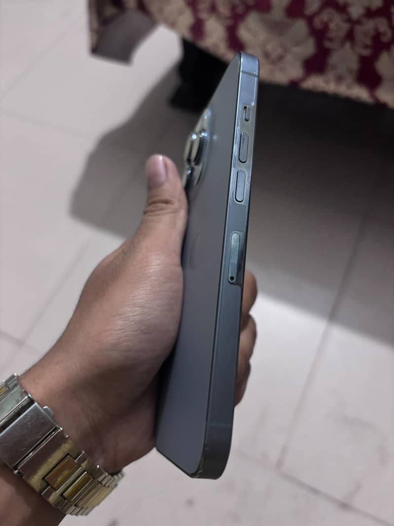 Apple iPhone 13 Pro 2
