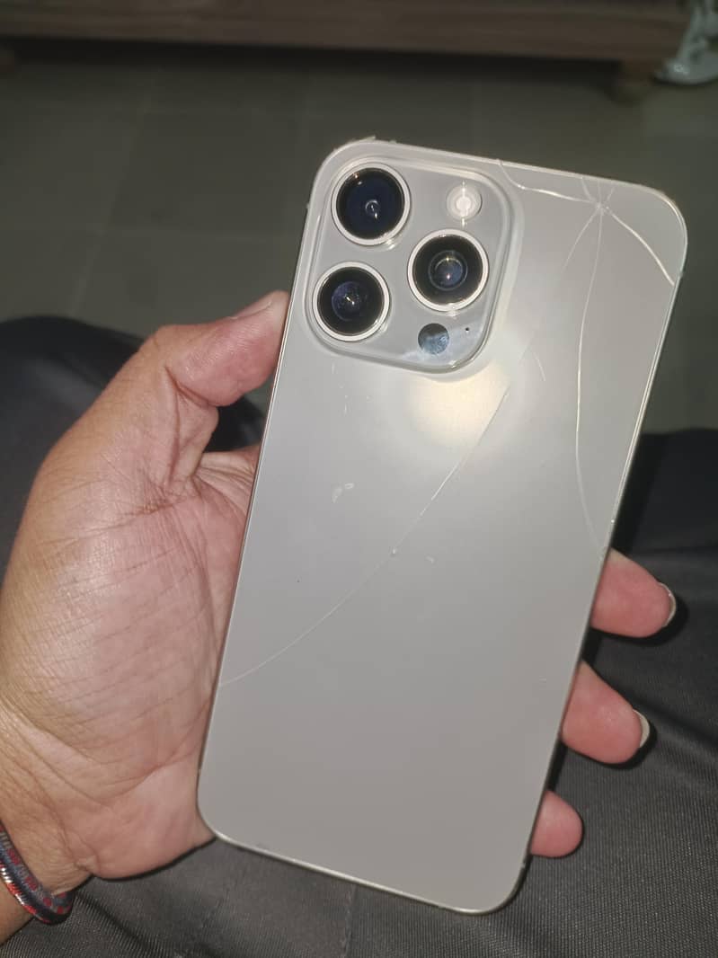 Apple iPhone 15 Pro Max 5