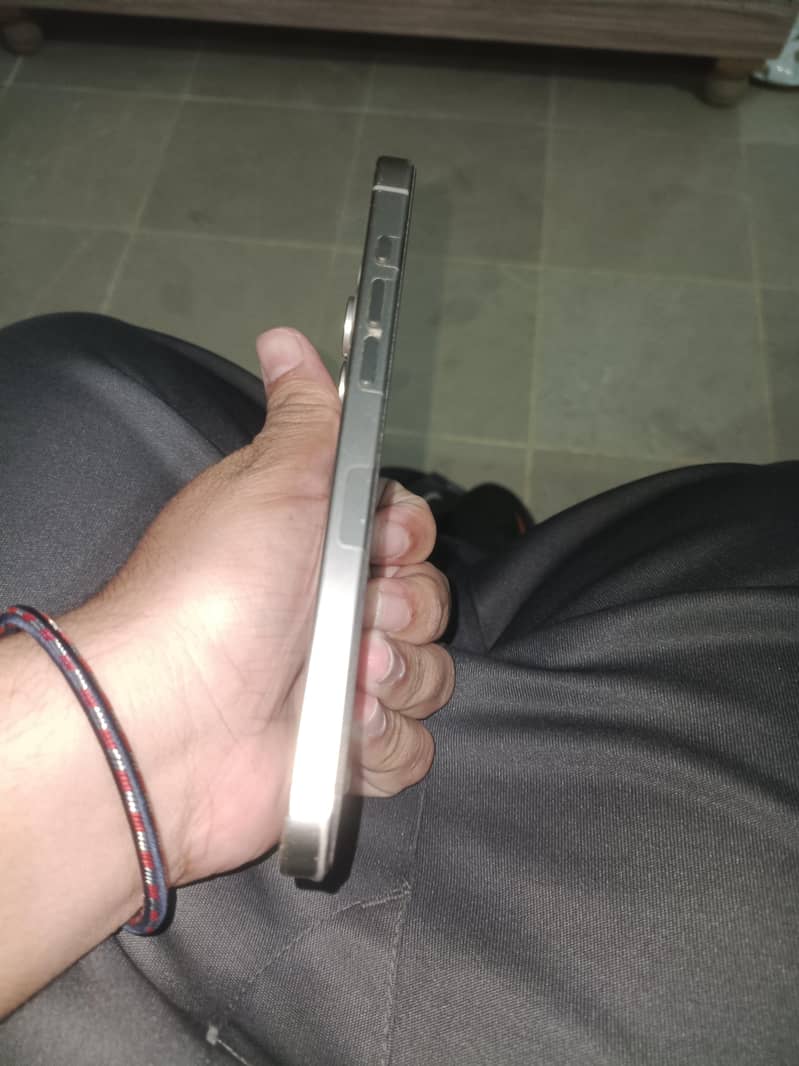 Apple iPhone 15 Pro Max 10