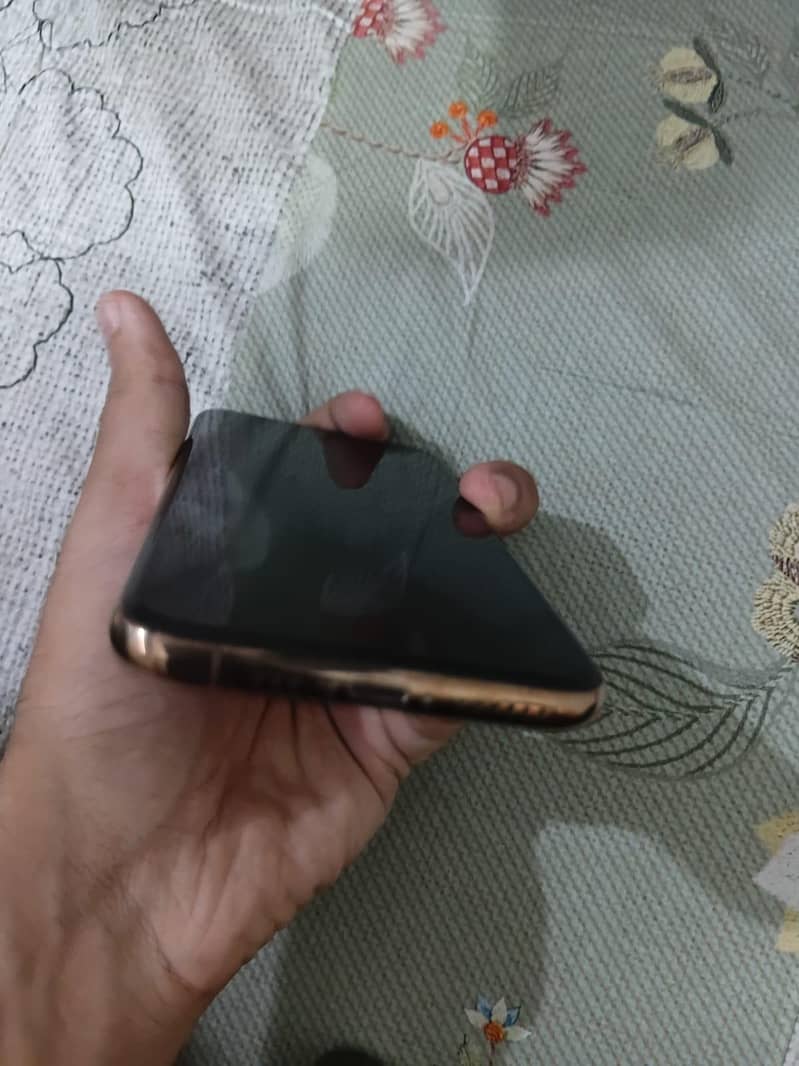 Apple iPhone 11 Pro 2