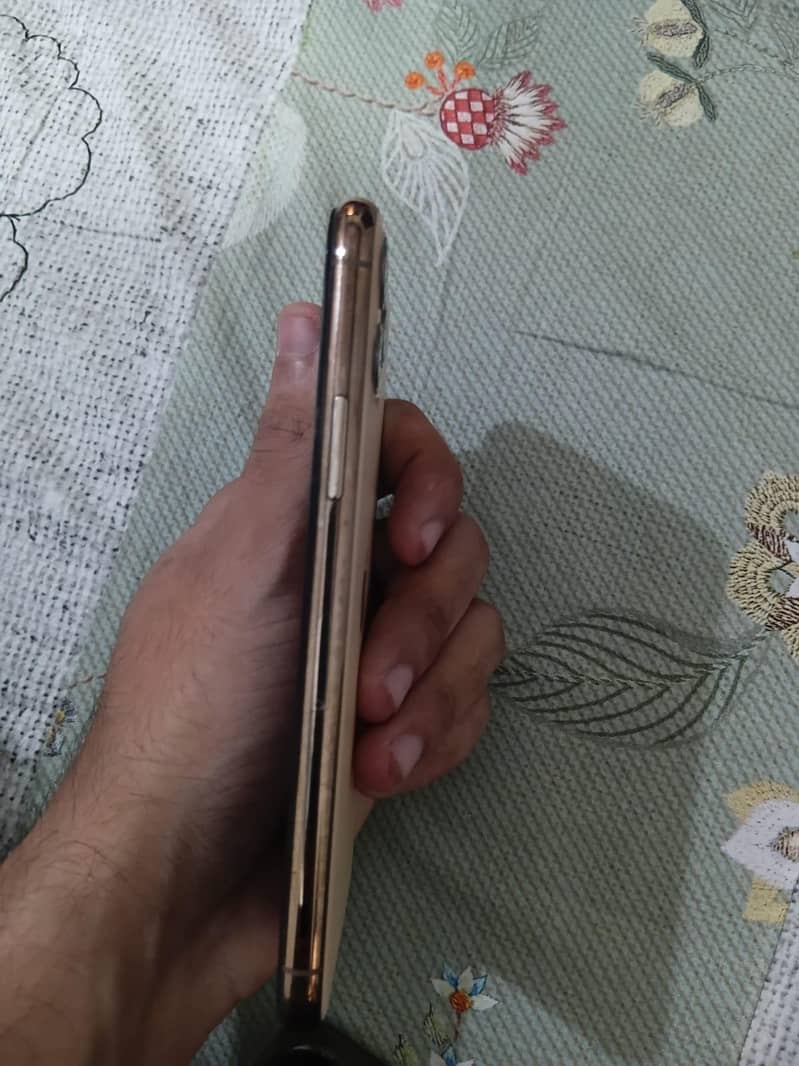 Apple iPhone 11 Pro 3