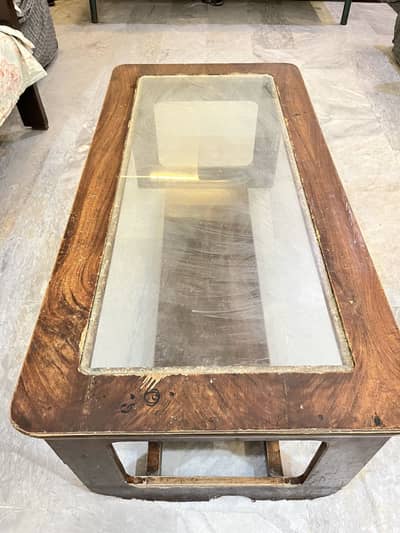 COFFEE TABLE FOR SALE IN GHAURI TOWN!