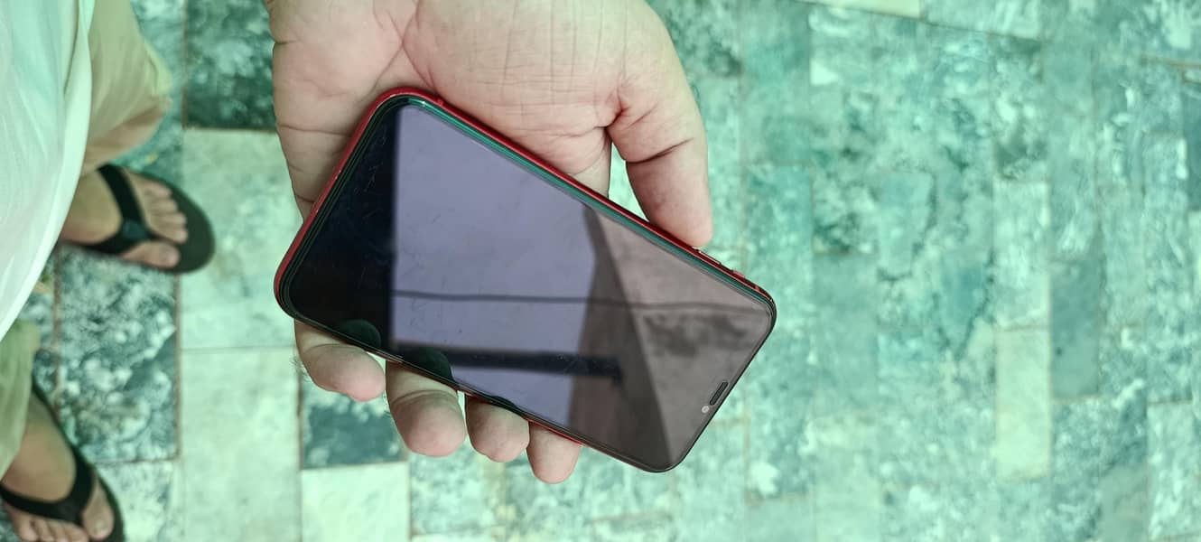 Apple iPhone 11 4