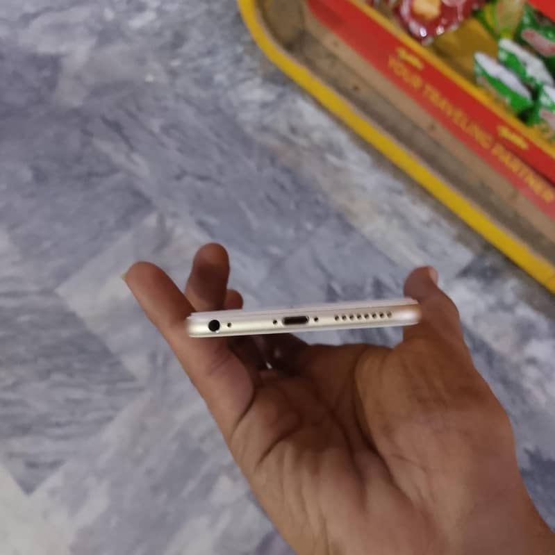 Apple iPhone 7 Plus 1