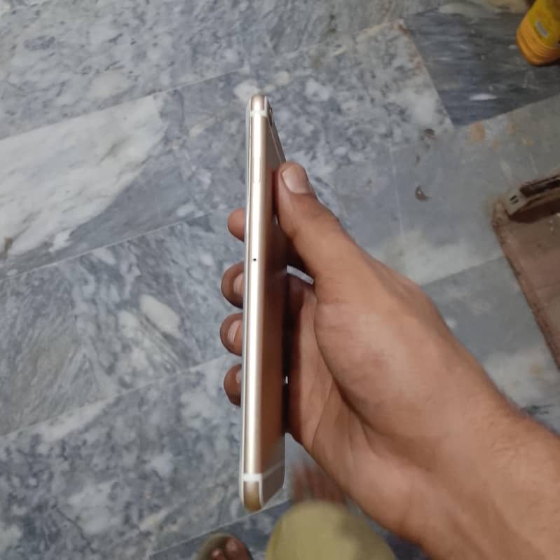 Apple iPhone 7 Plus 2