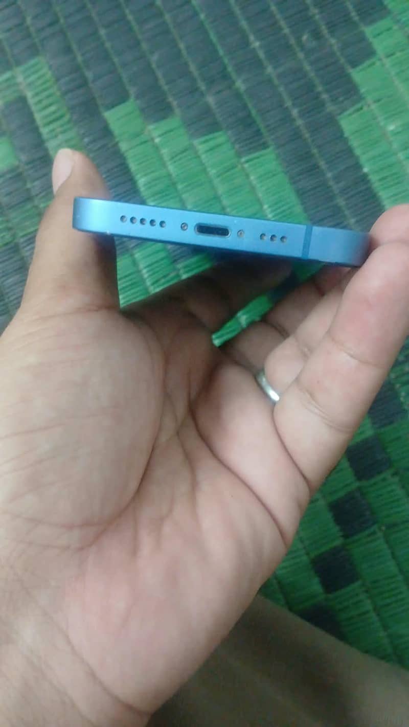 Apple iPhone 13 1