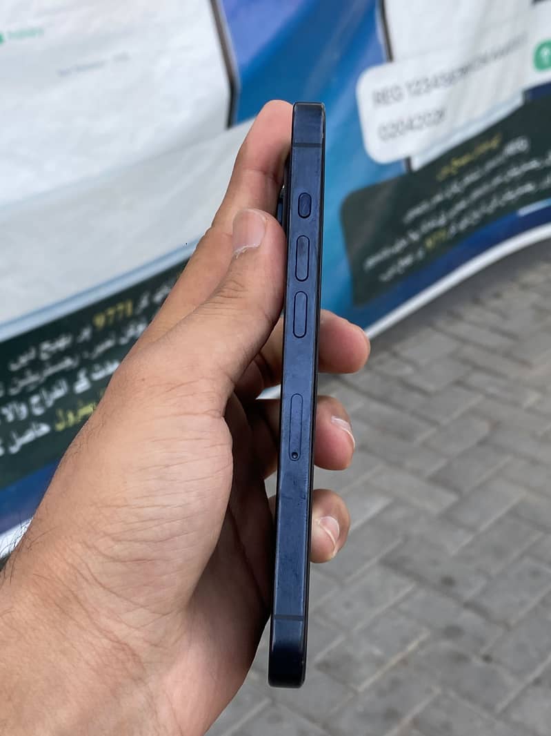 Apple iPhone 15 Pro 2