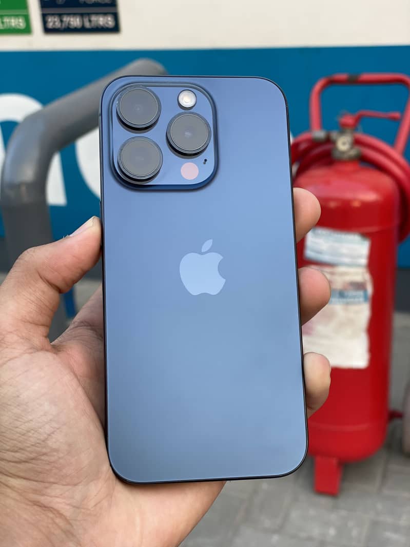 Apple iPhone 15 Pro 6