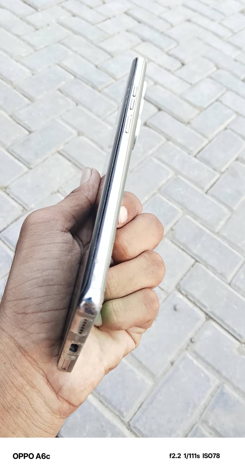 Tecno CAMON 40 Pro 1