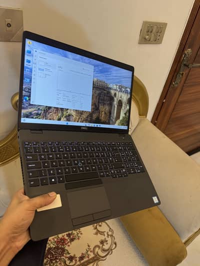 Dell latitude 5500 i5 8th Gen 15.6 ips HD+ 8Gb Ram Quads