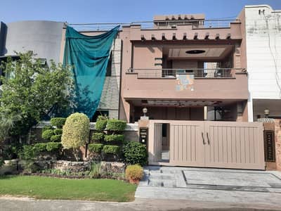 10 Marla Double Storey Owner Built Facing Park For Sale In Tariq Gardens Society