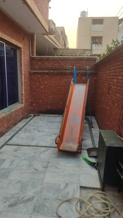 10 Marla Double Storey Owner Built Used House For Sale in Valancia town lahore