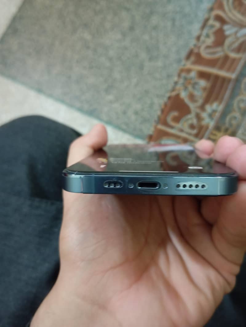 Apple iPhone 13 Pro 4