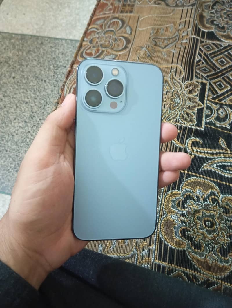 Apple iPhone 13 Pro 8