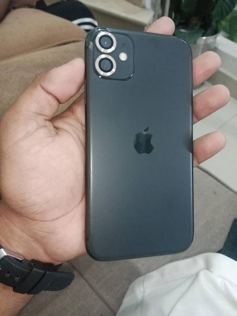 Apple iPhone 11 0