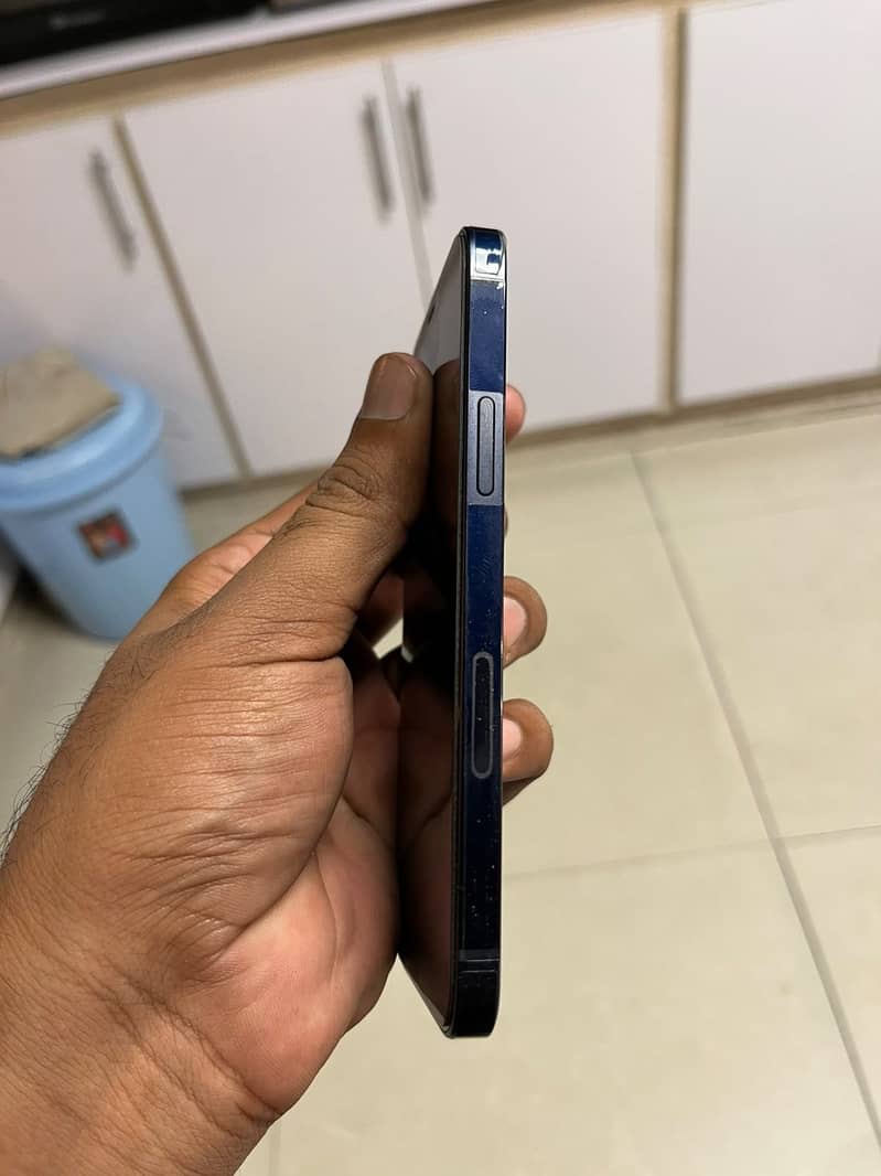 Apple iPhone 12 1