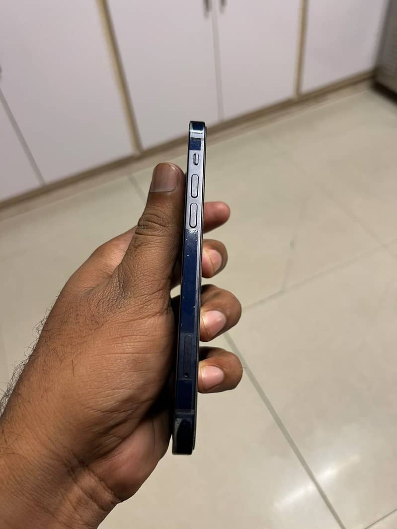 Apple iPhone 12 3
