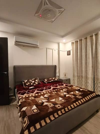 500 Sq Ft Ultra Luxury Fully Furnished Flat for Rent in Quaid Block Bahria Town Lahore
