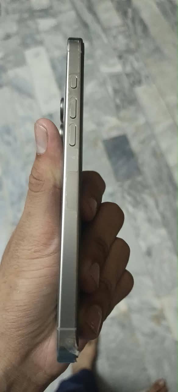 Apple iPhone 16 Pro Max 5