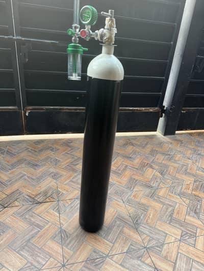 Oxygen cylinder One night use only
