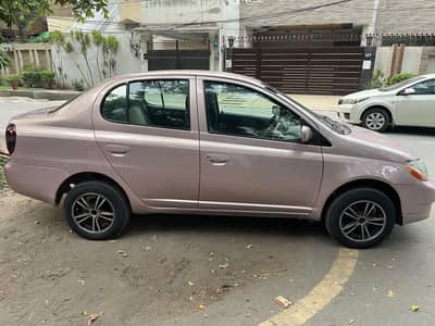 Toyota Platz 2001