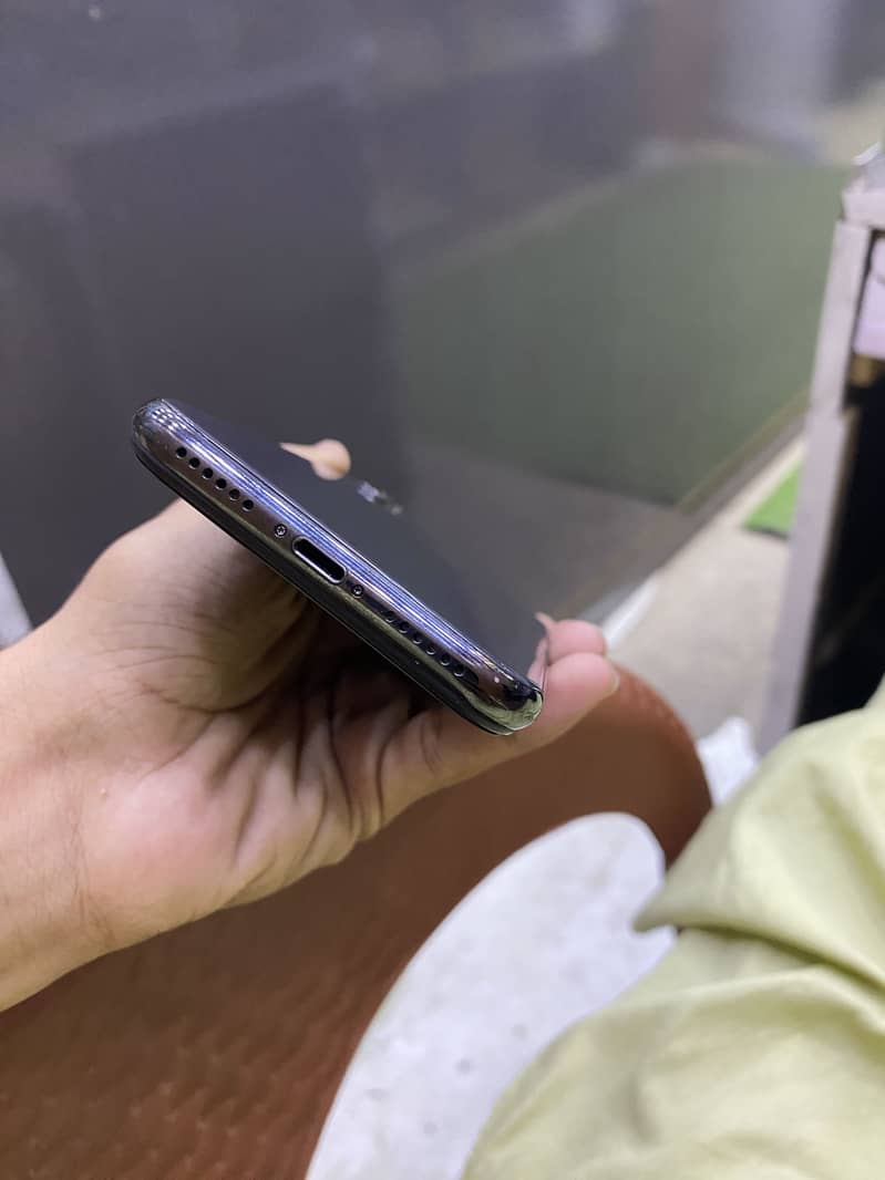 Apple iPhone X 0